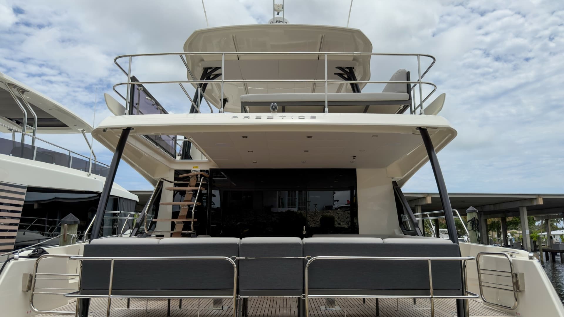 2025 Prestige M48 photo 42