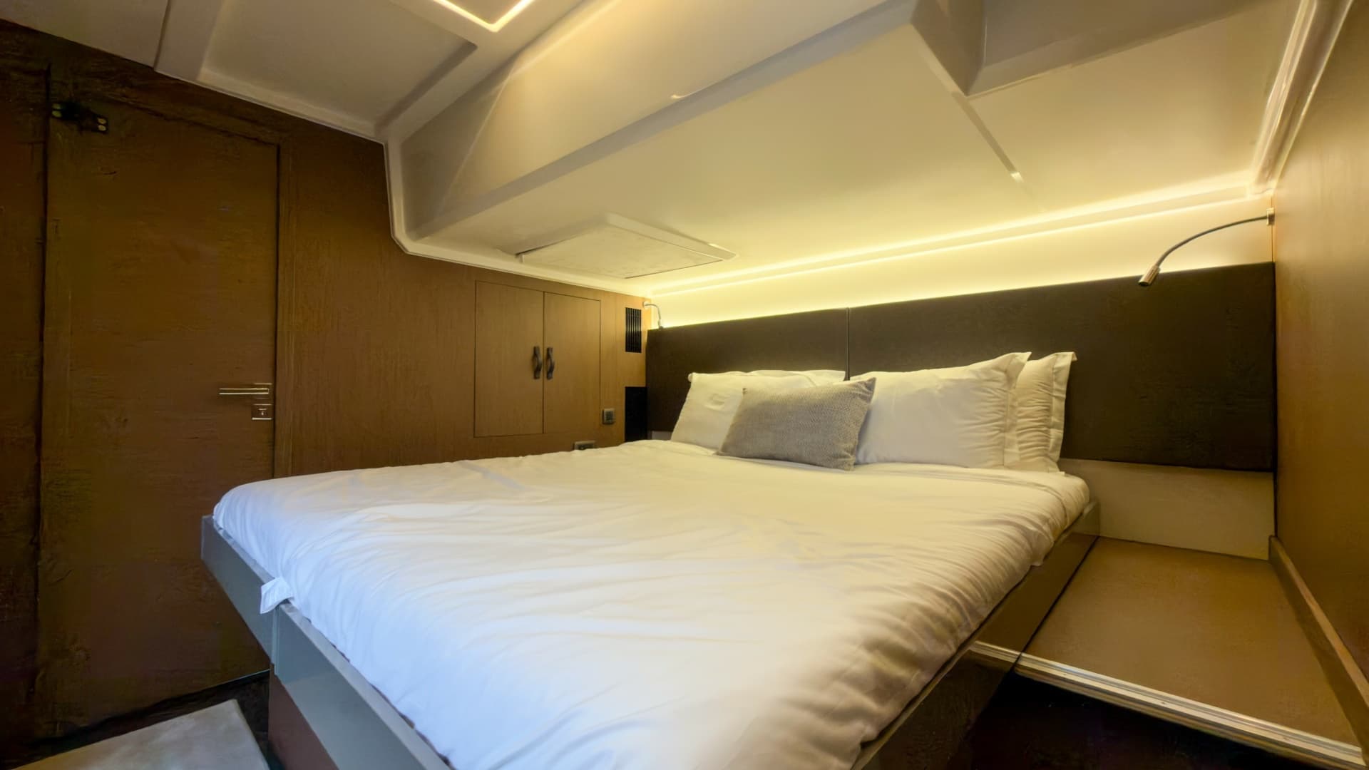2025 Prestige M48 photo 27