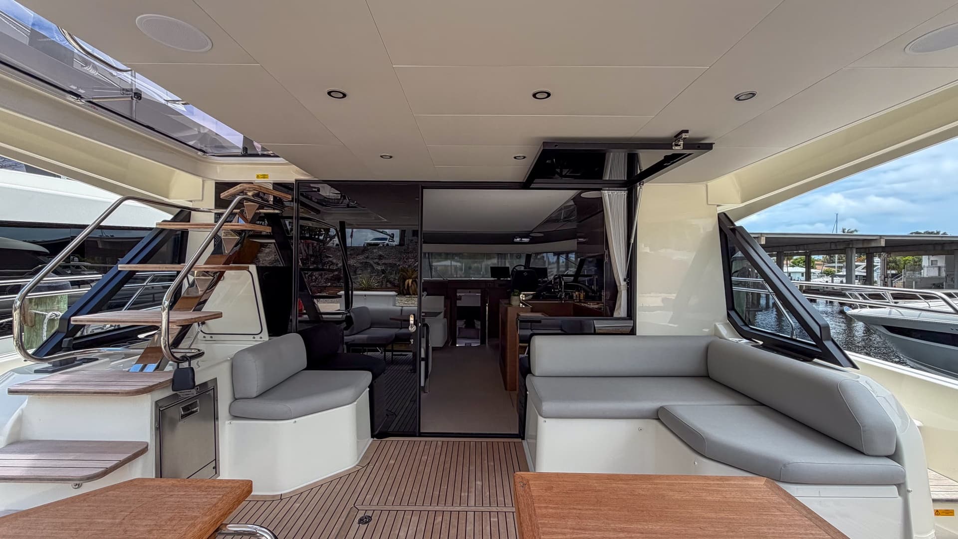 2025 Prestige M48 photo 5