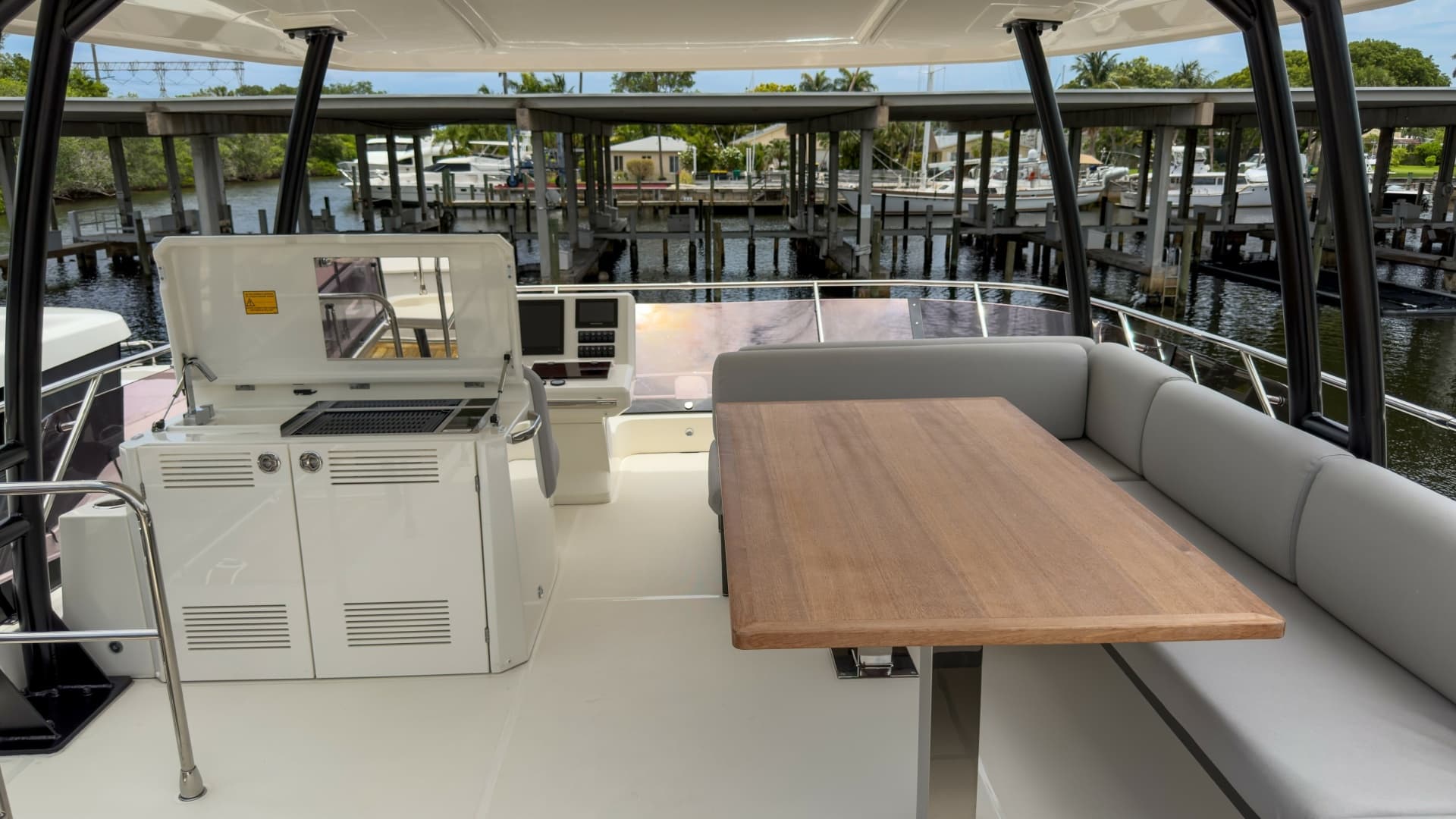2025 Prestige M48 photo 35