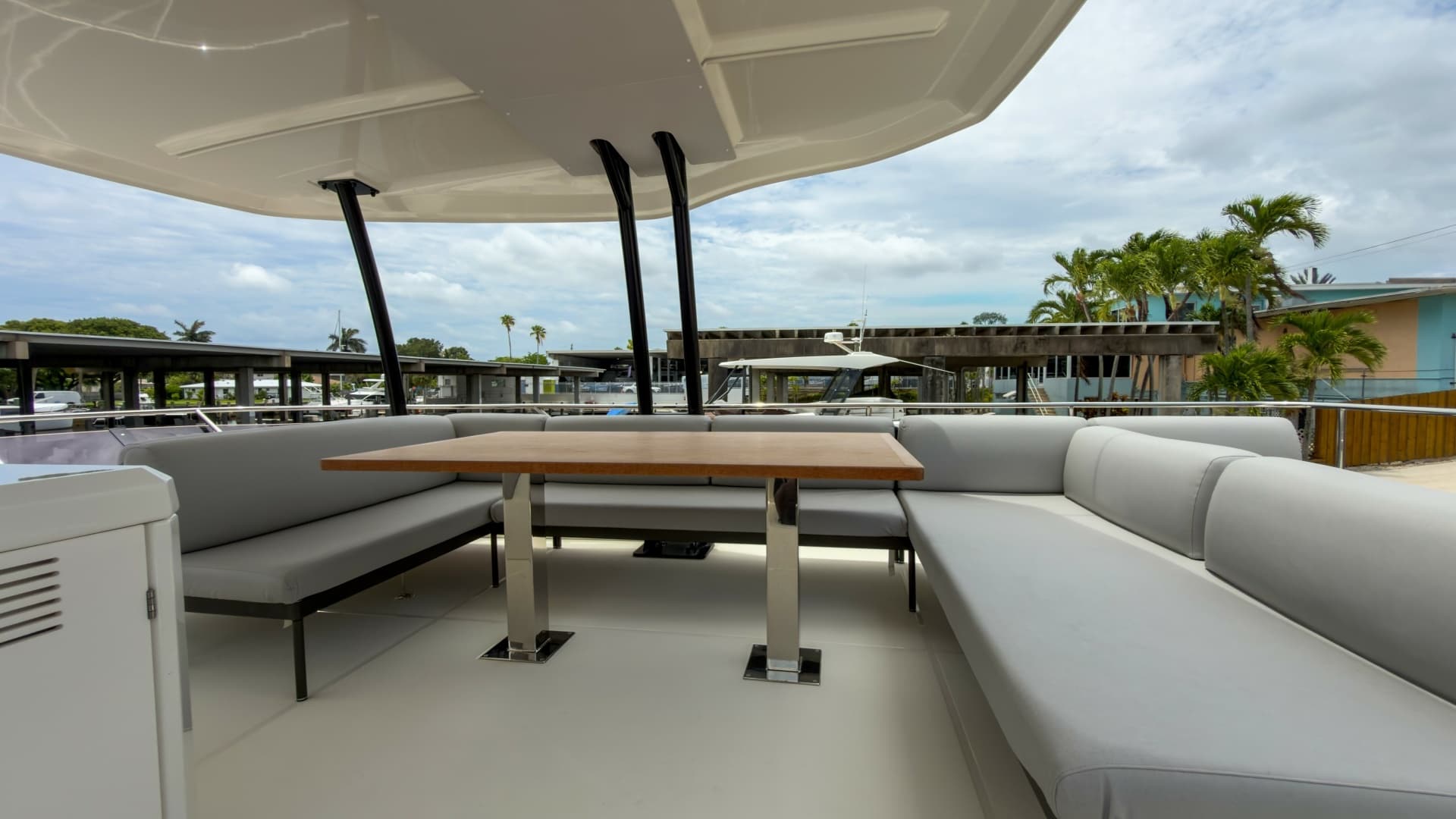 2025 Prestige M48 photo 30