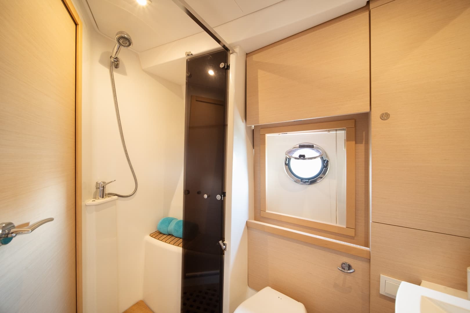2010 Beneteau Monte Carlo 47 photo 25