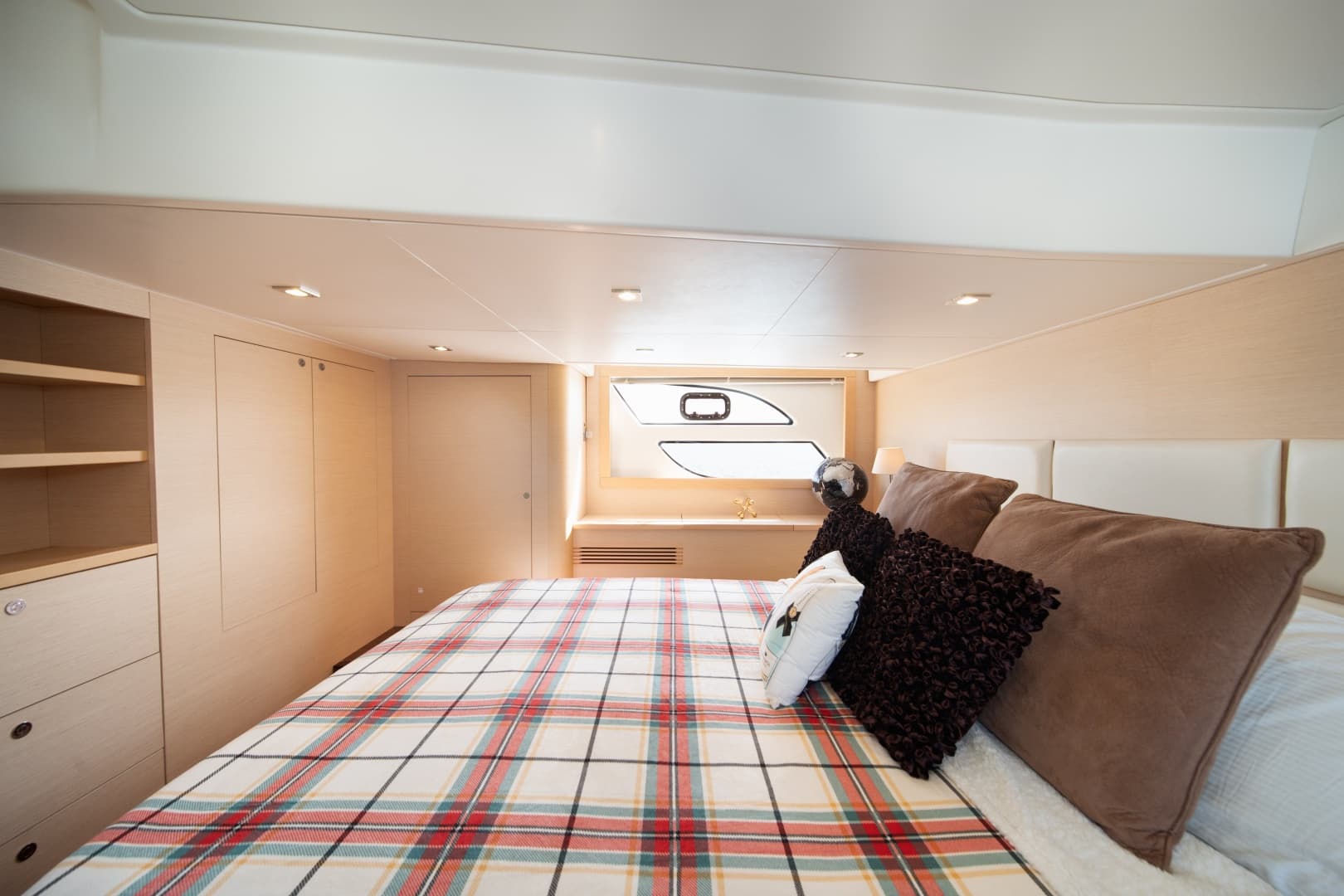 2010 Beneteau Monte Carlo 47 photo 26
