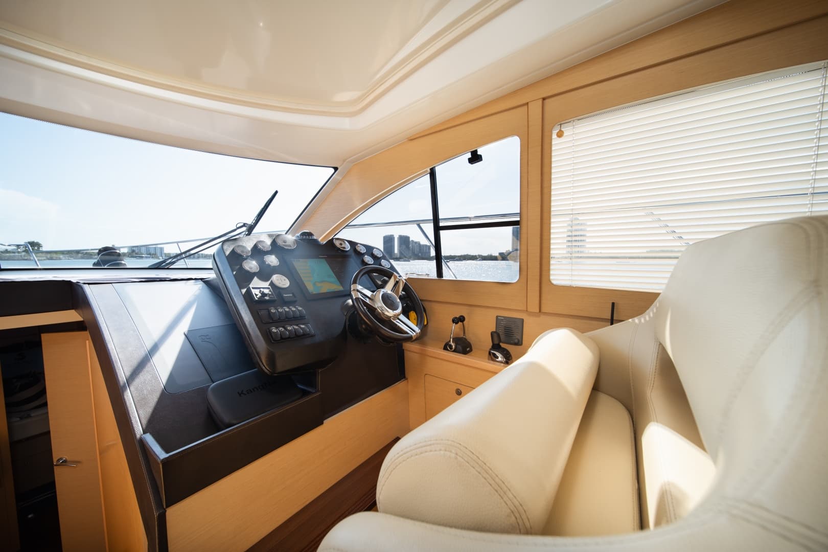 2010 Beneteau Monte Carlo 47 photo 18
