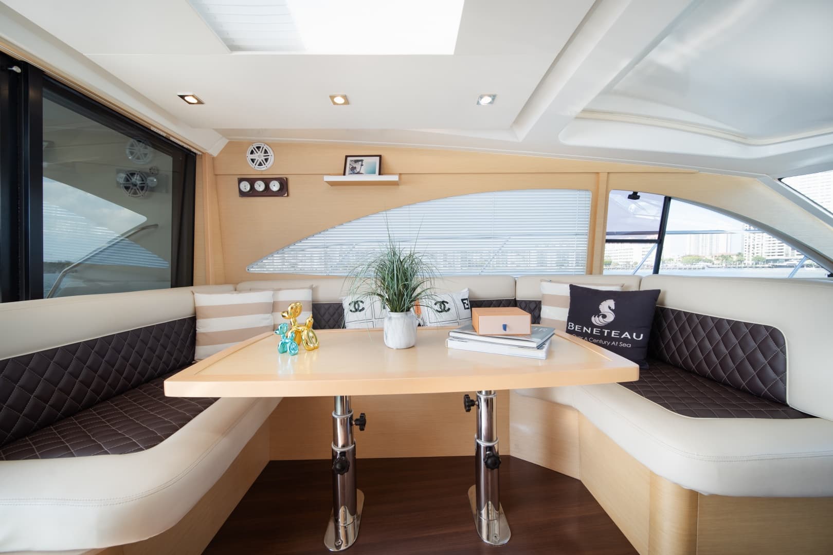 2010 Beneteau Monte Carlo 47 photo 16