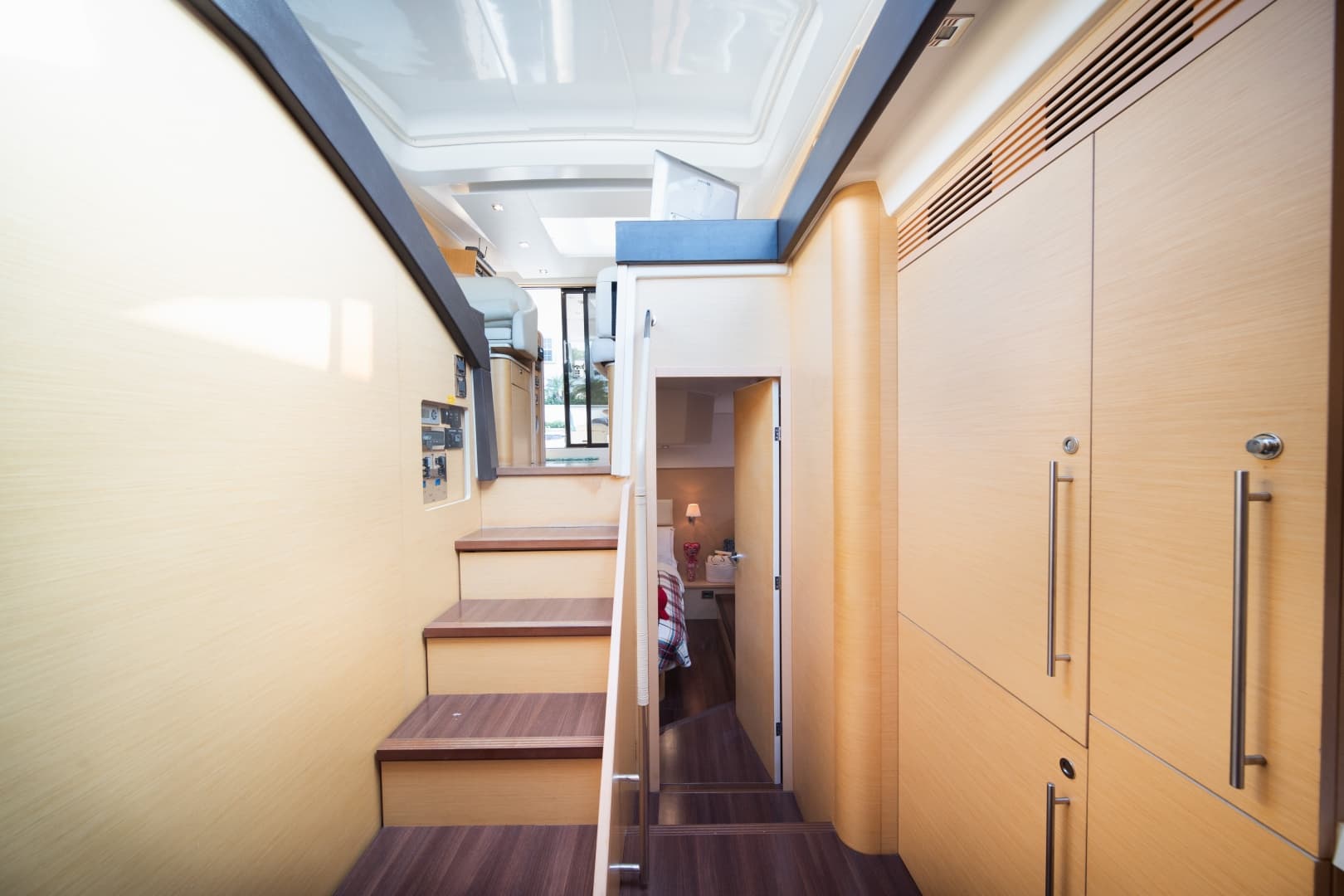 2010 Beneteau Monte Carlo 47 photo 19