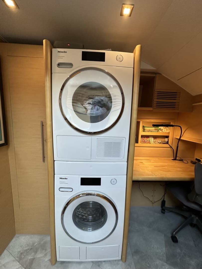 2011 Beneteau Monte Carlo 47 photo 25