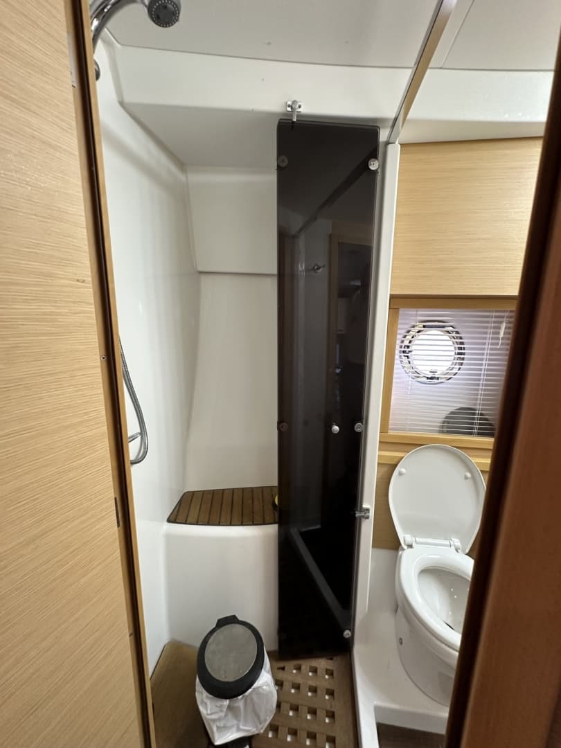2011 Beneteau Monte Carlo 47 photo 37