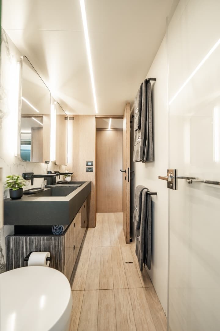 2024 Astondoa 66 Flybridge photo 76