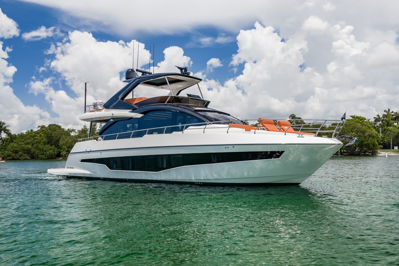 2024 Astondoa 66 Flybridge photo 6