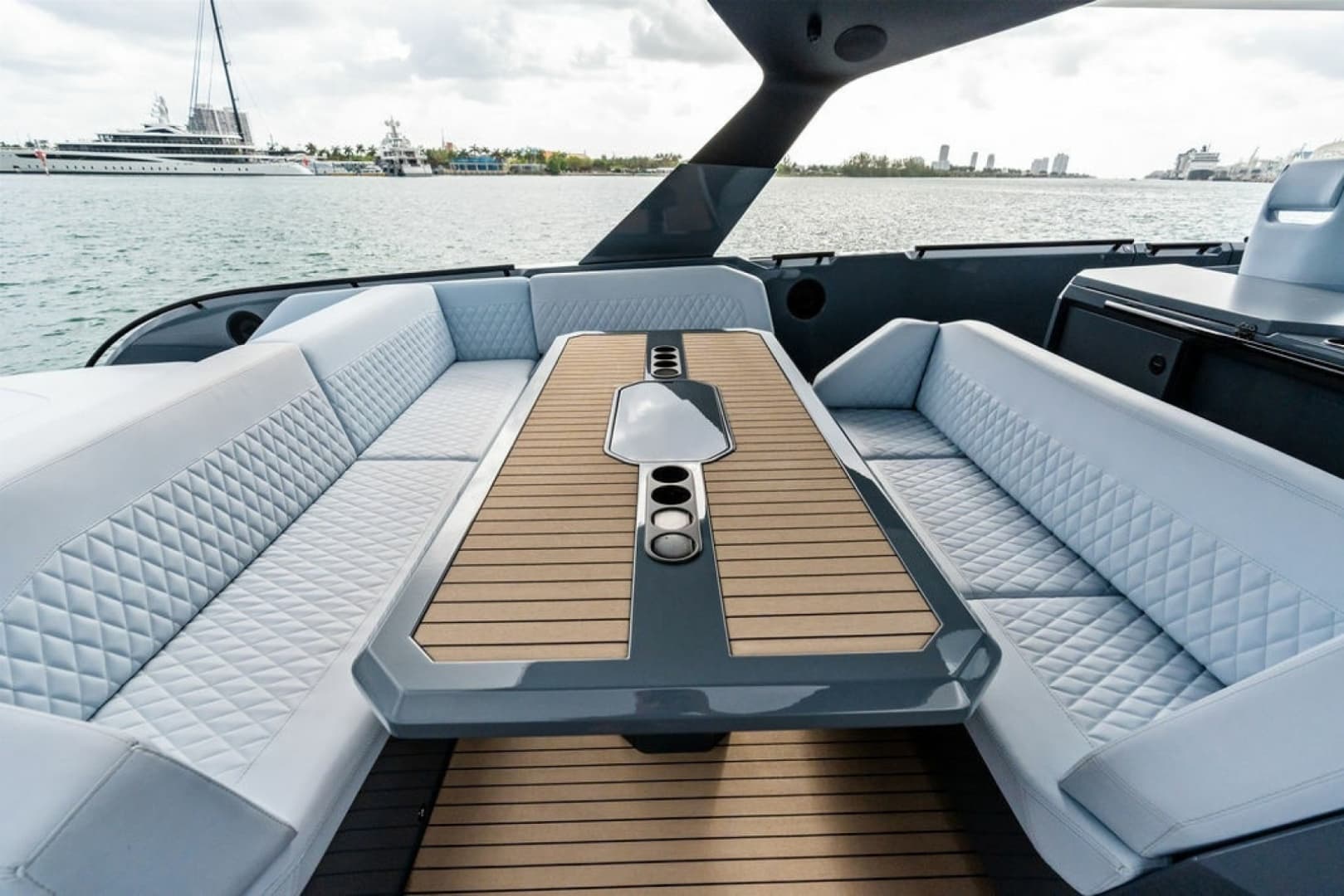 2024 Vanquish Yachts VQ55 photo 17