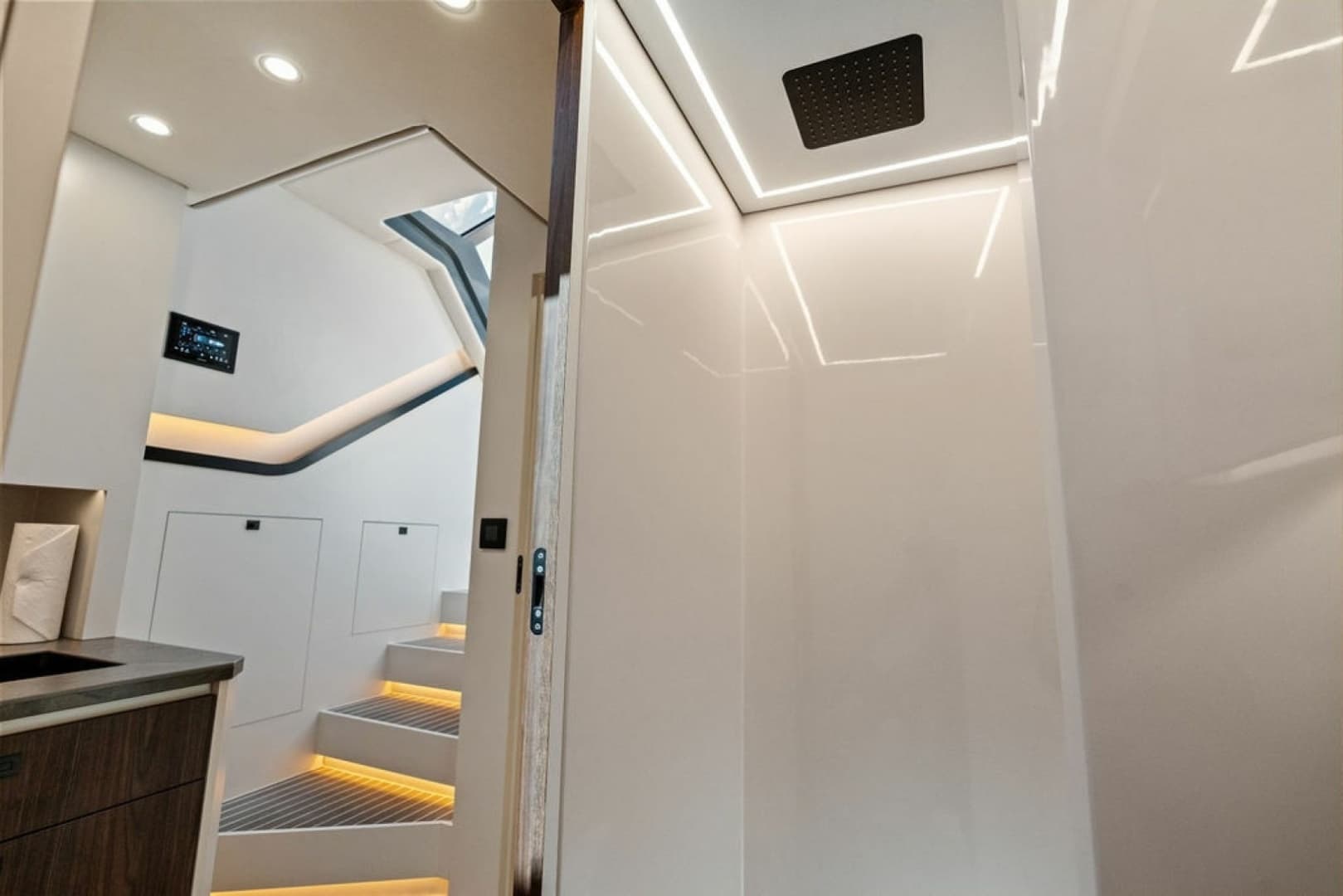 2024 Vanquish Yachts VQ55 photo 46