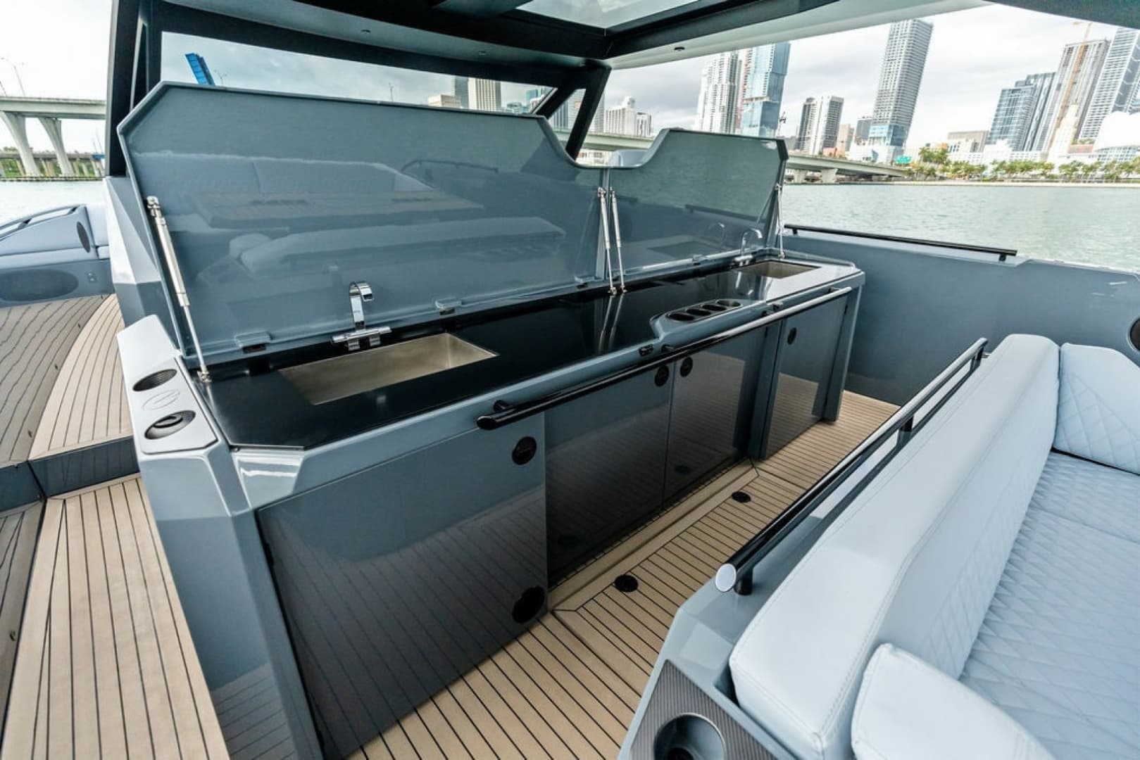 2024 Vanquish Yachts VQ55 photo 19