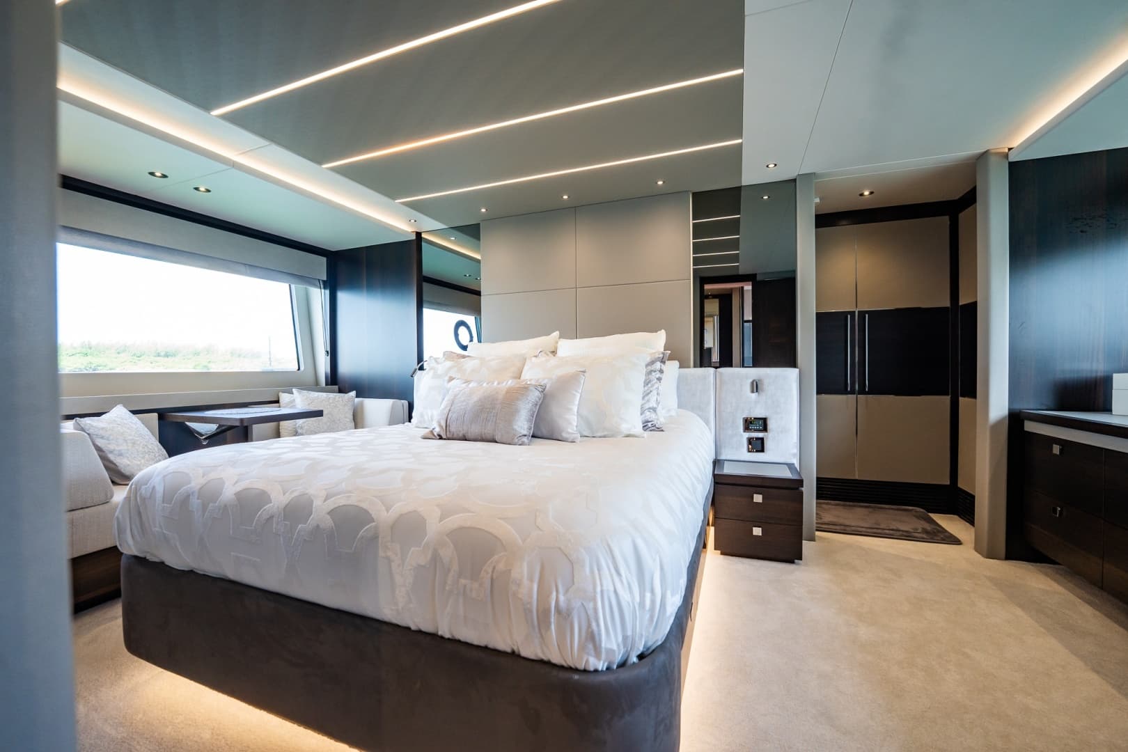 2025 Sunseeker 76 Yacht photo 64
