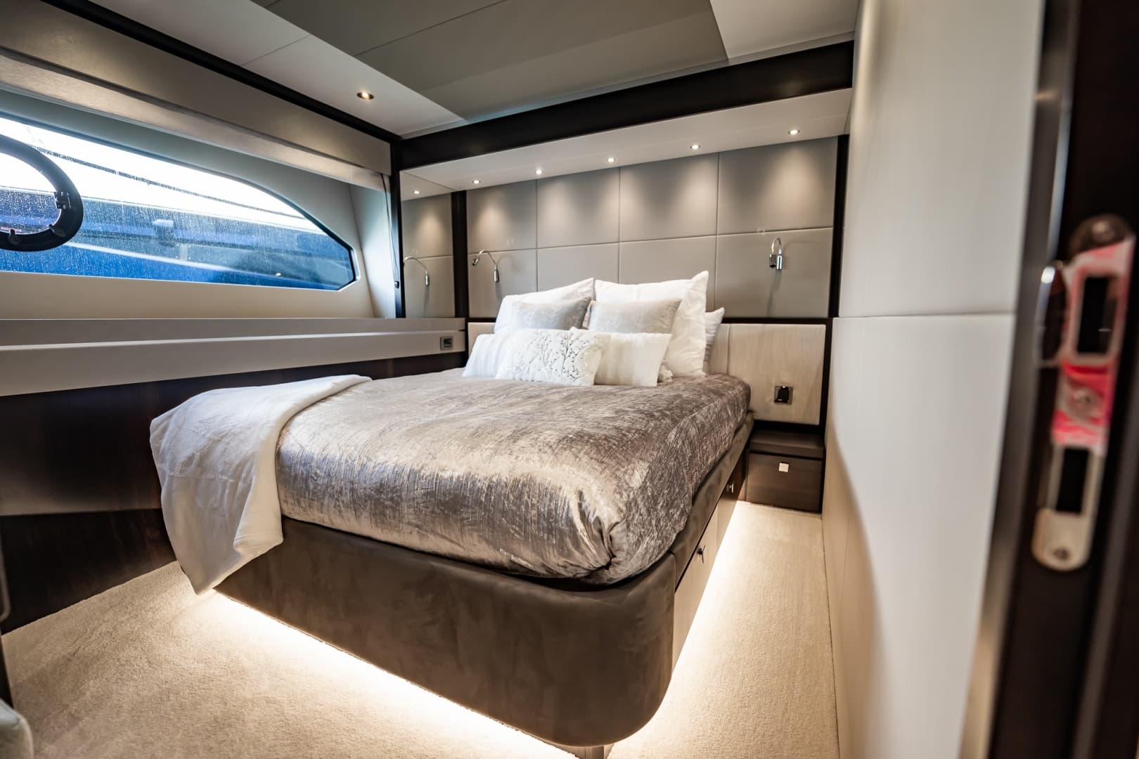 2025 Sunseeker 76 Yacht photo 99
