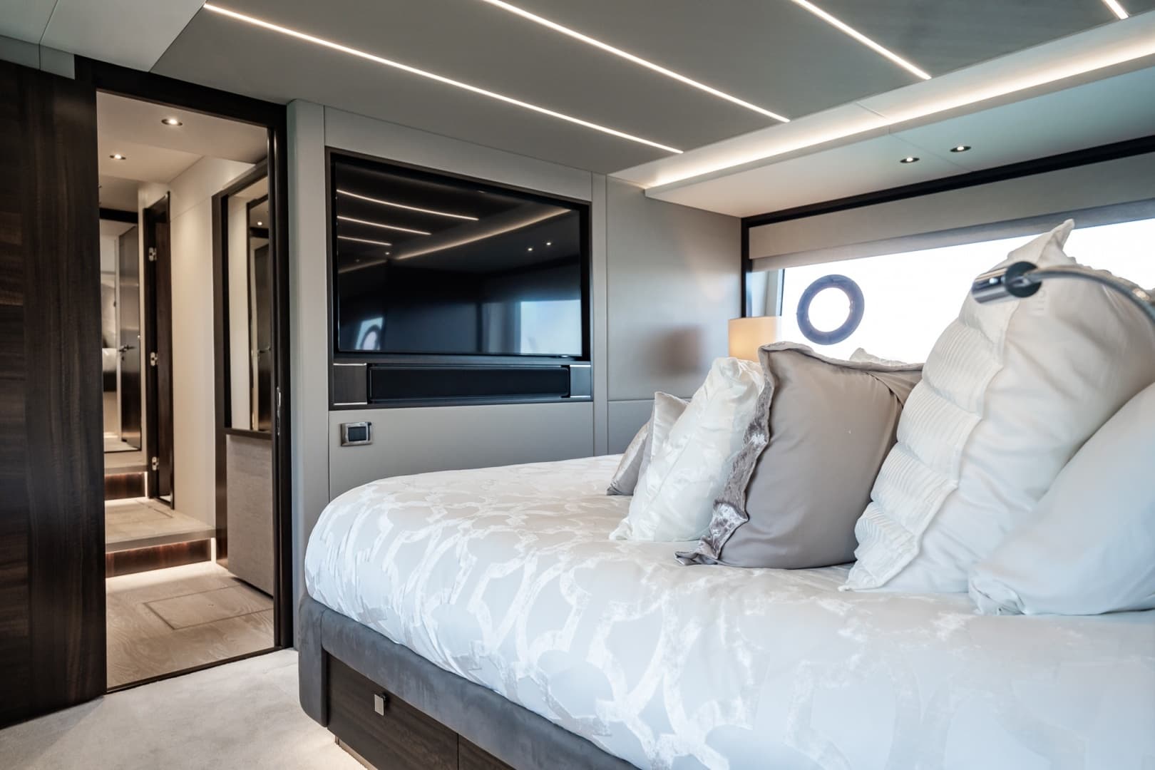 2025 Sunseeker 76 Yacht photo 68