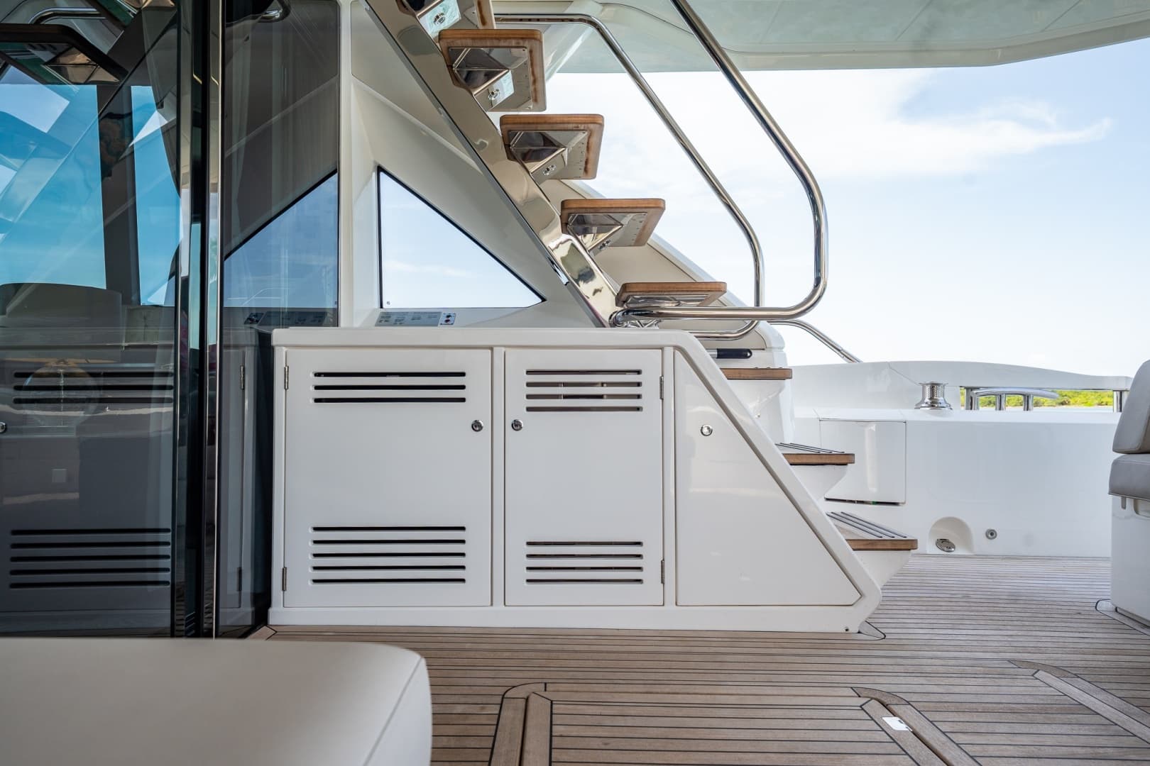 2025 Sunseeker 76 Yacht photo 19