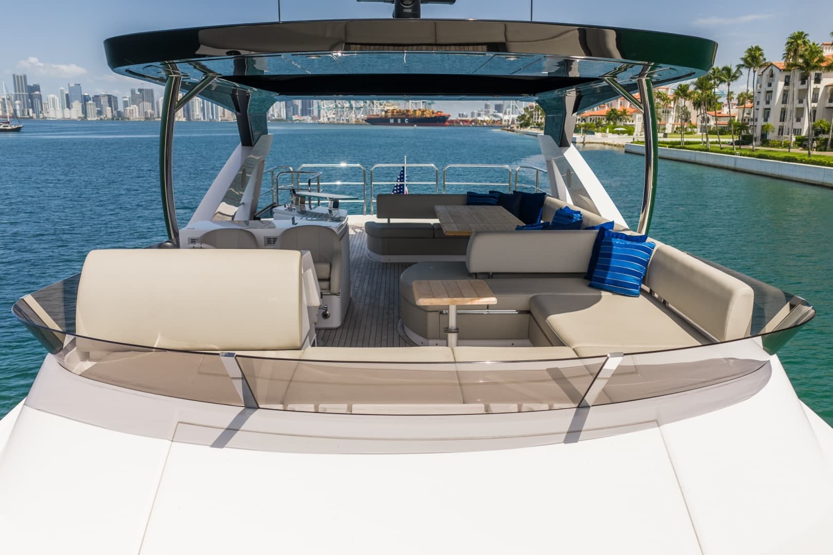2025 Sunseeker 76 Yacht photo 25