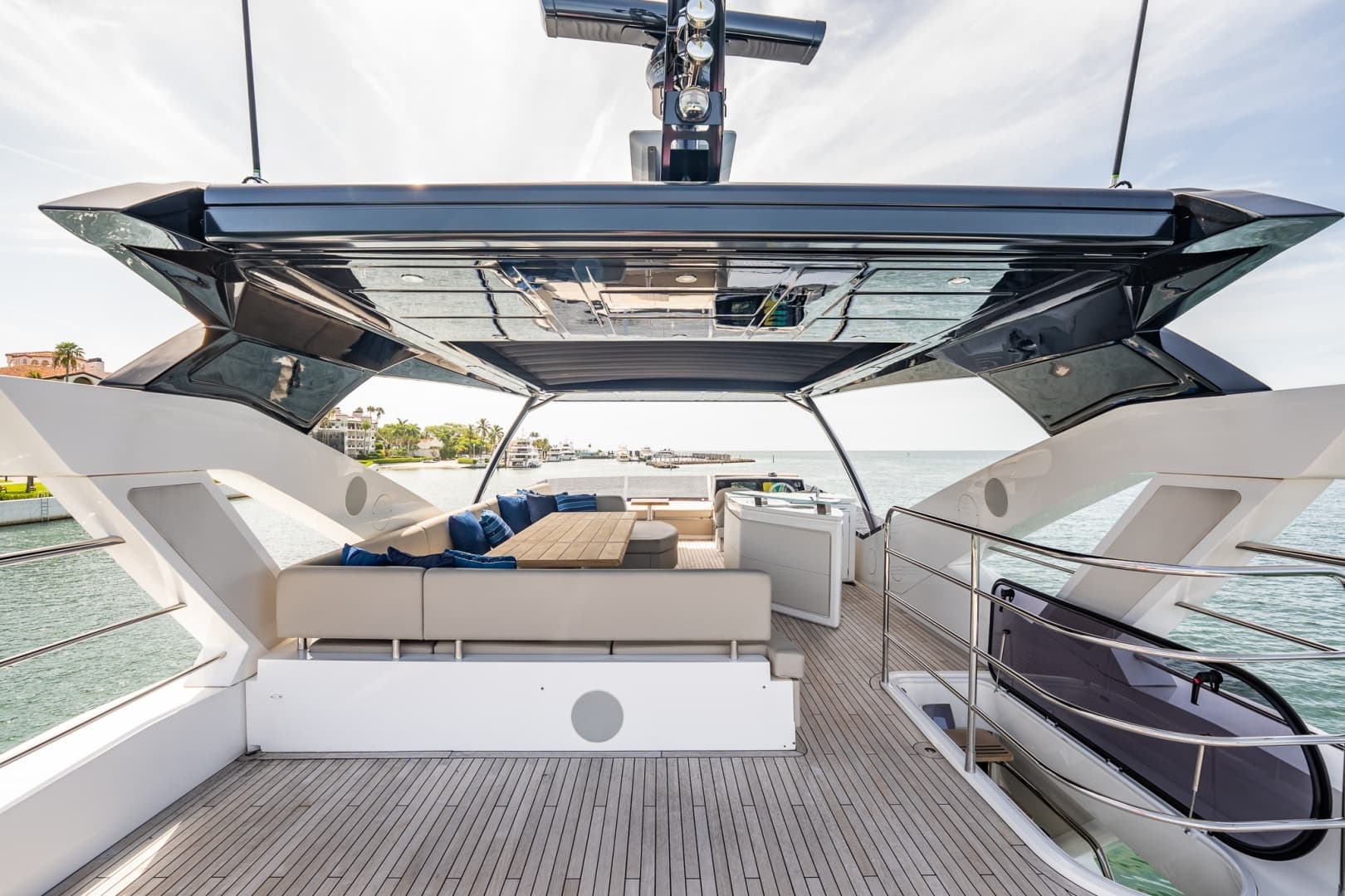 2025 Sunseeker 76 Yacht photo 29