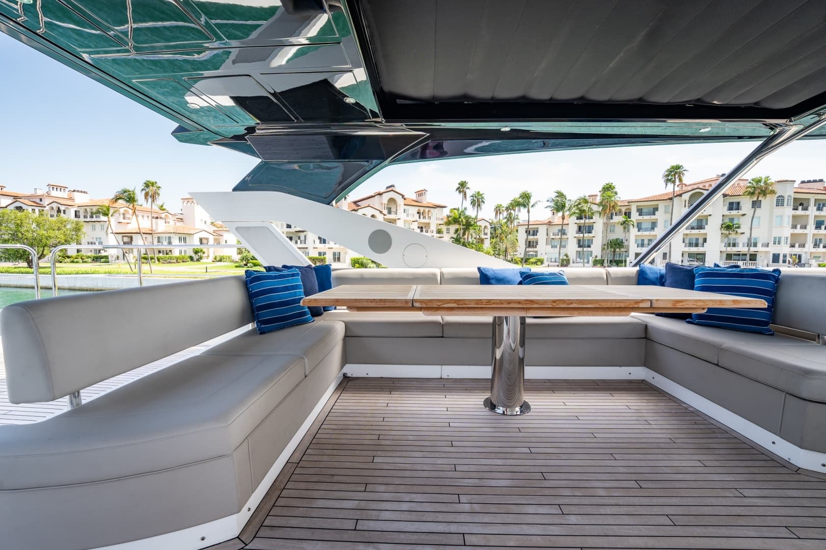 2025 Sunseeker 76 Yacht photo 36