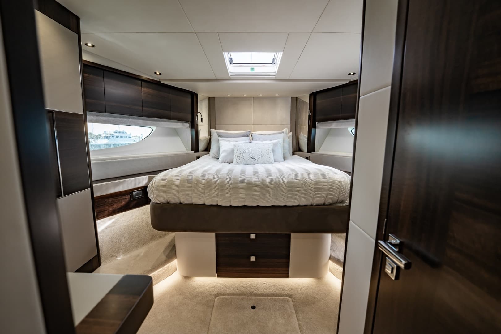 2025 Sunseeker 76 Yacht photo 76