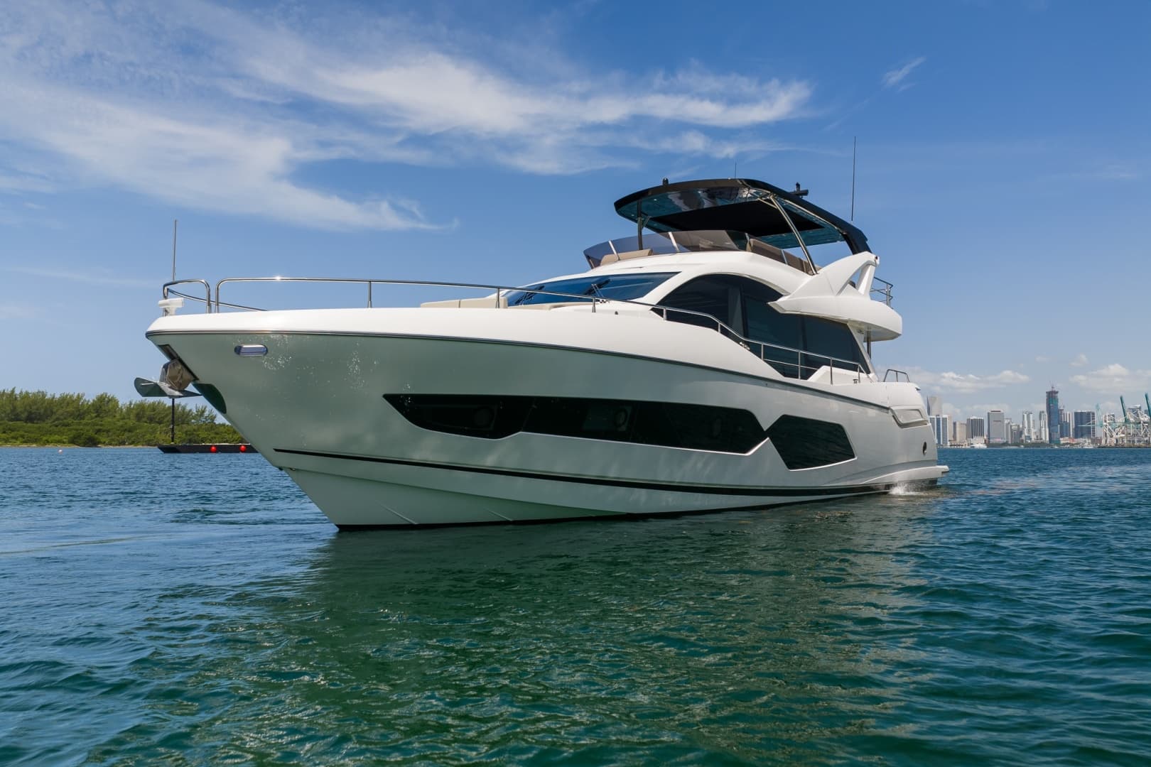 2025 Sunseeker 76 Yacht photo 3