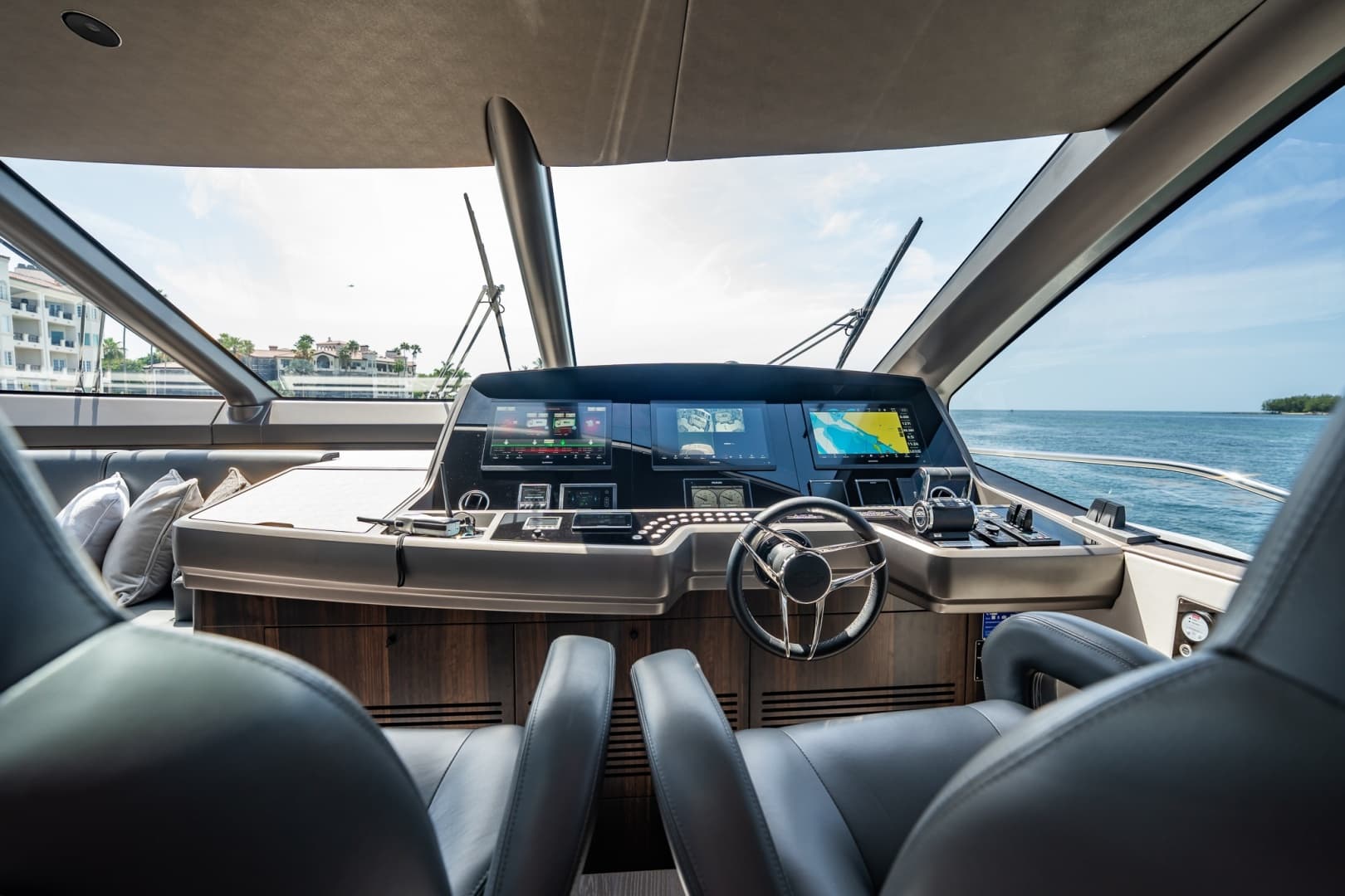 2025 Sunseeker 76 Yacht photo 59