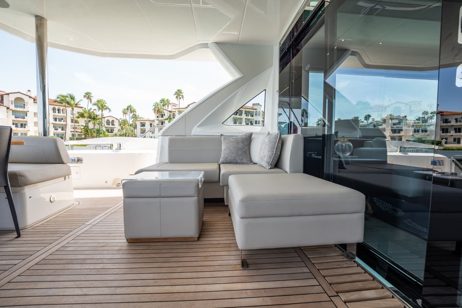 2025 Sunseeker 76 Yacht photo 23