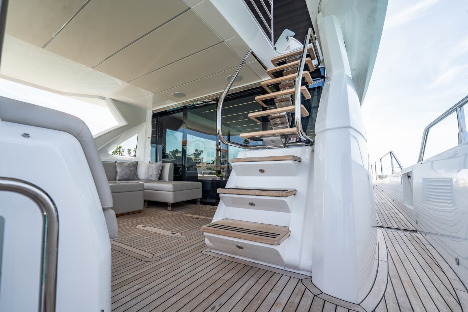 2025 Sunseeker 76 Yacht photo 21