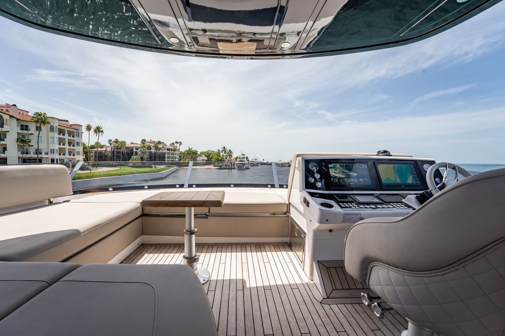 2025 Sunseeker 76 Yacht photo 41