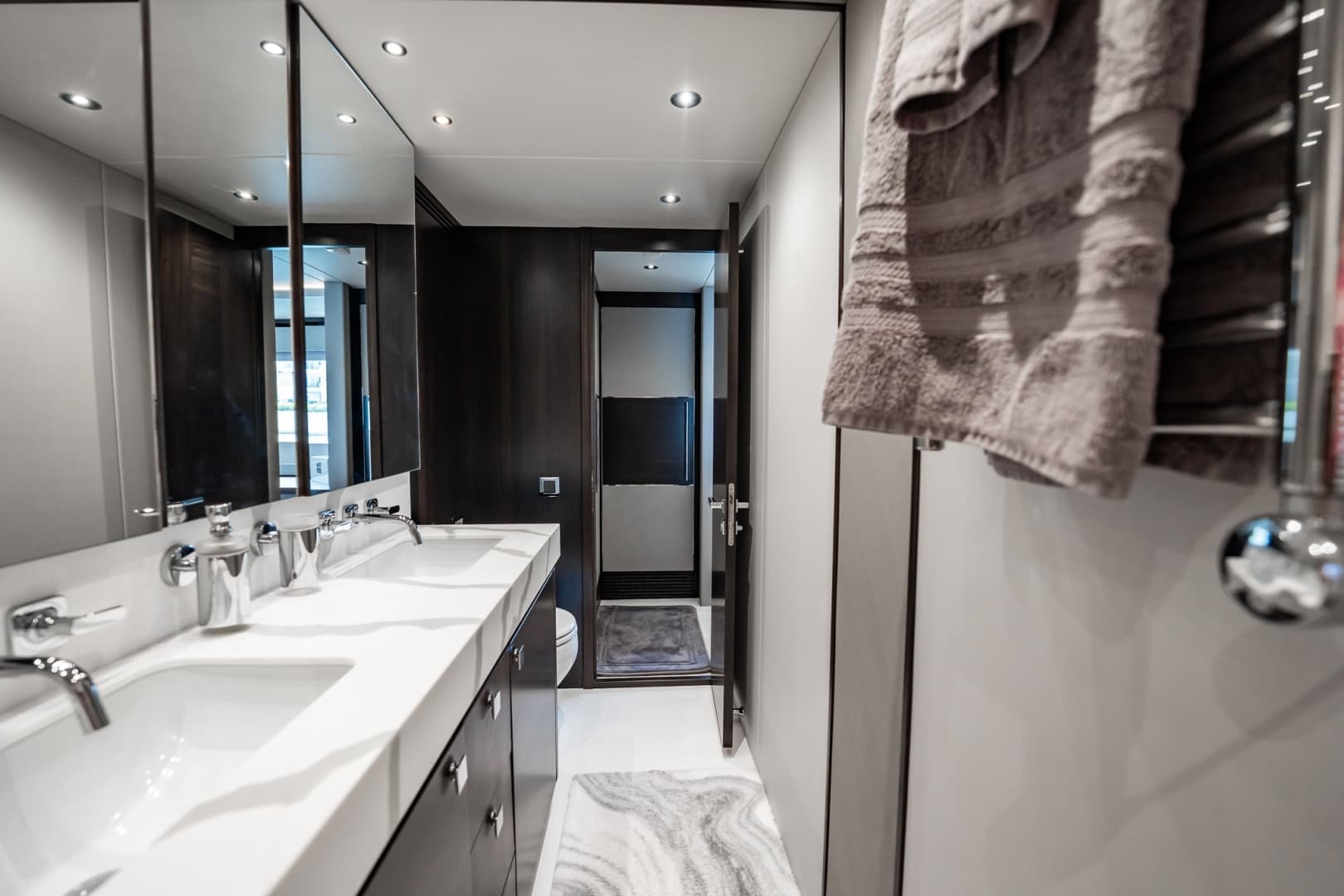 2025 Sunseeker 76 Yacht photo 74