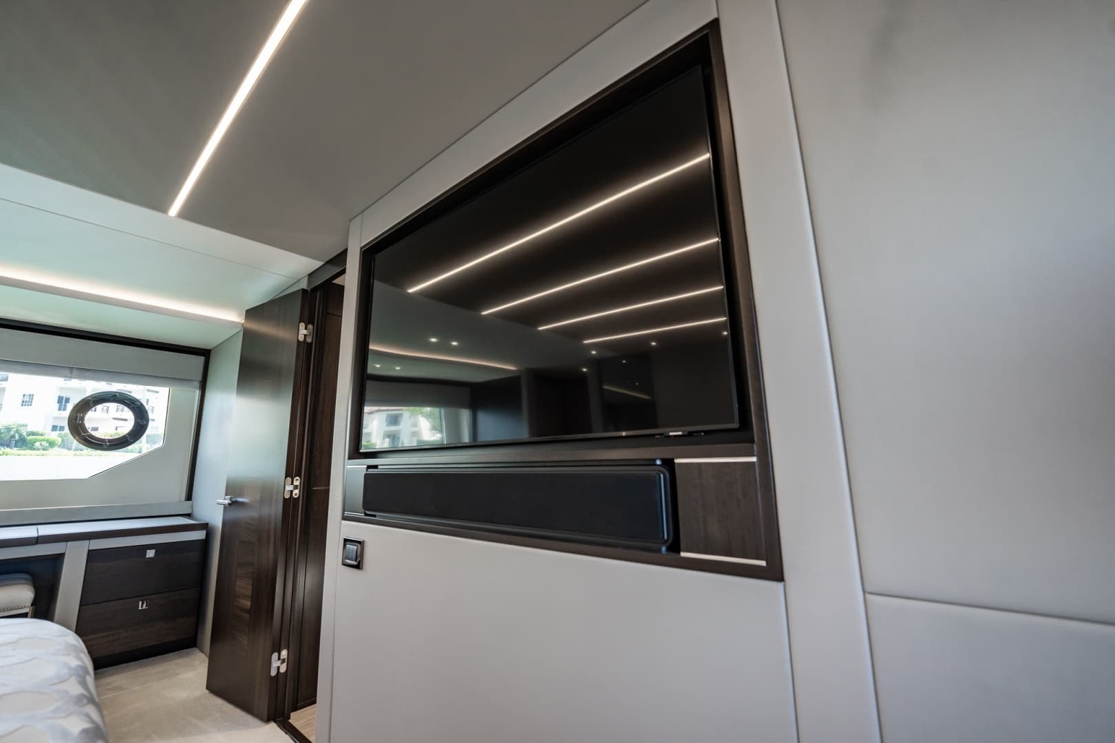 2025 Sunseeker 76 Yacht photo 66