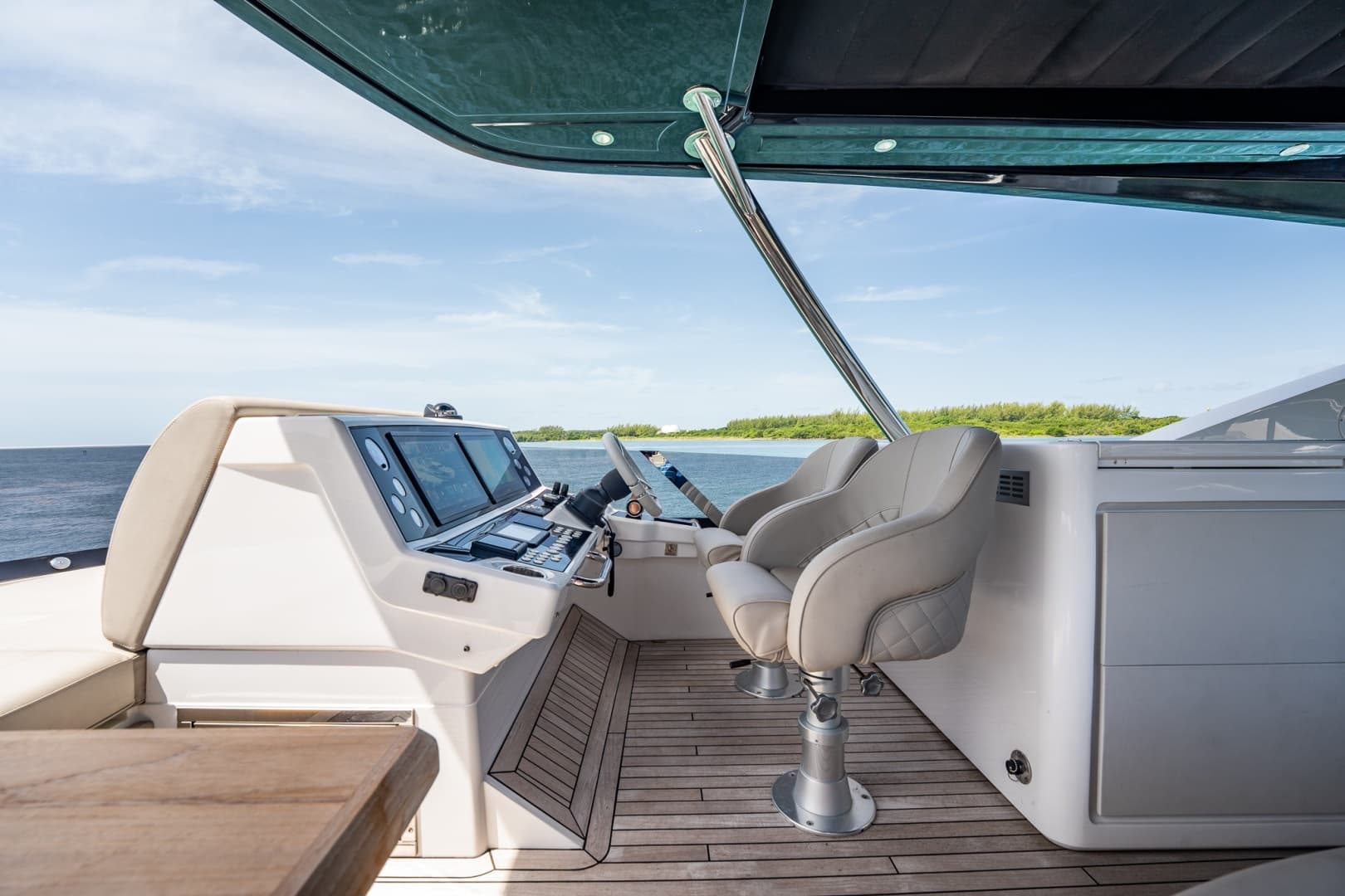 2025 Sunseeker 76 Yacht photo 38