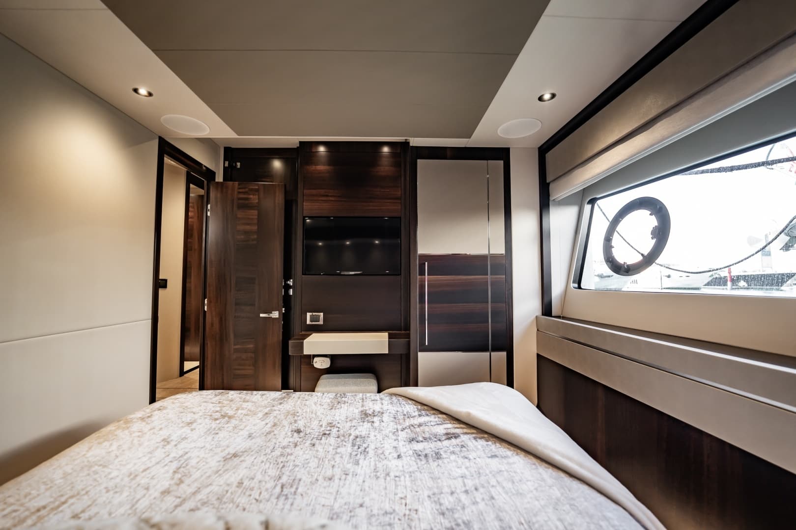 2025 Sunseeker 76 Yacht photo 100