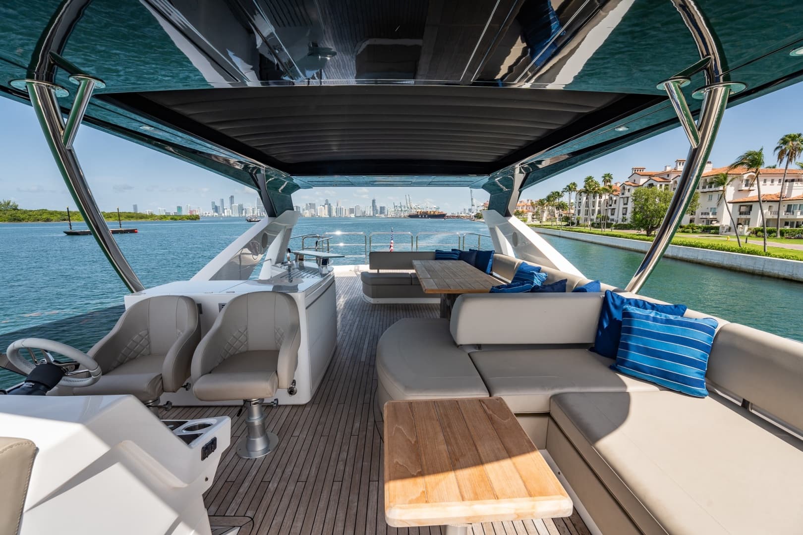 2025 Sunseeker 76 Yacht photo 28