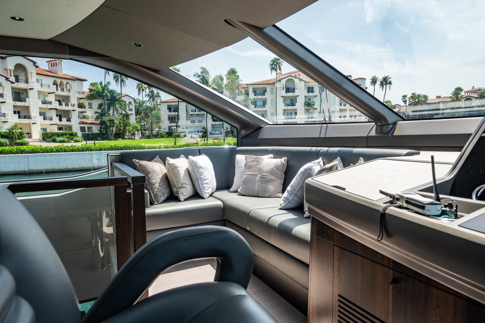 2025 Sunseeker 76 Yacht photo 56