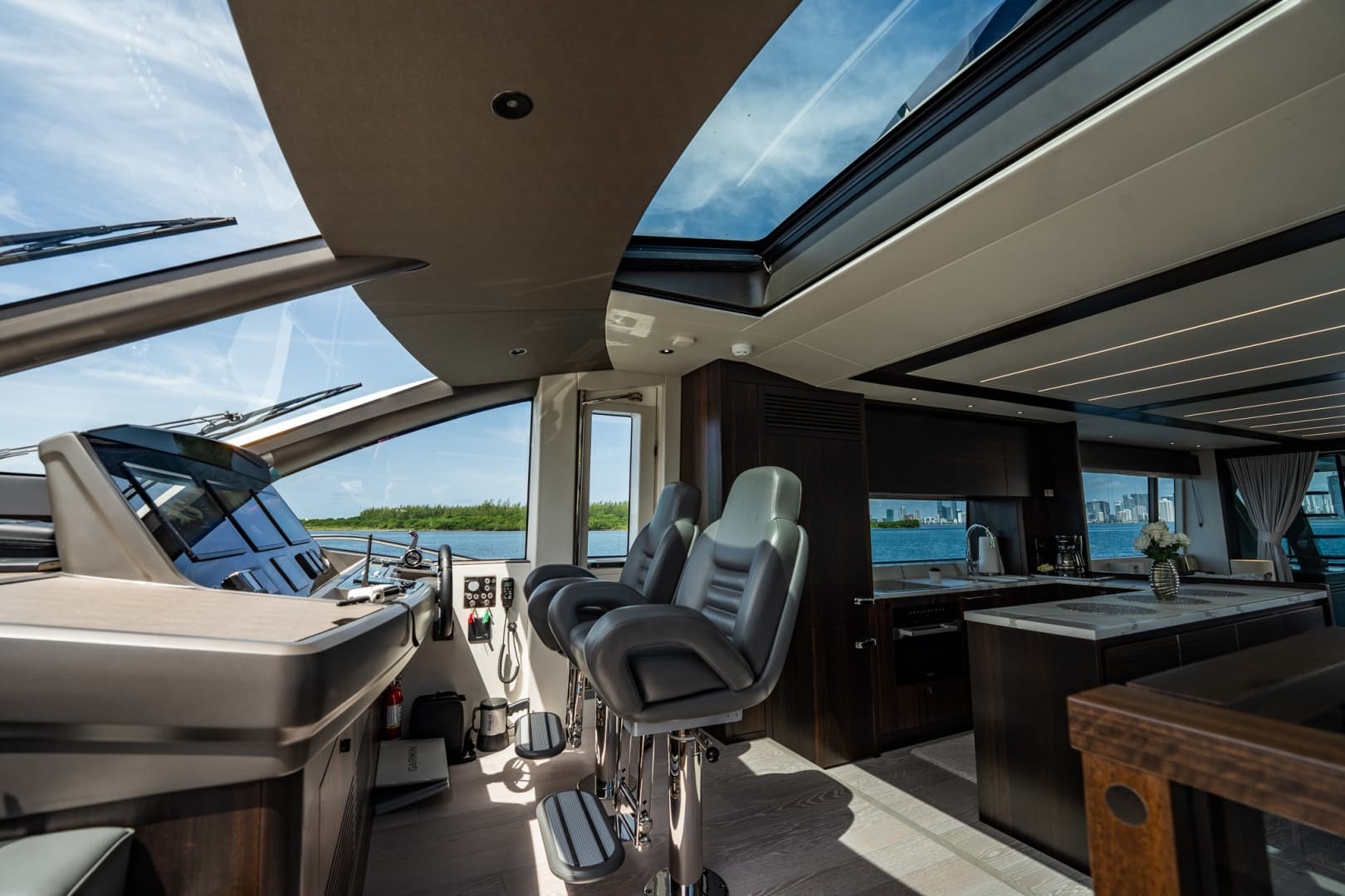 2025 Sunseeker 76 Yacht photo 58