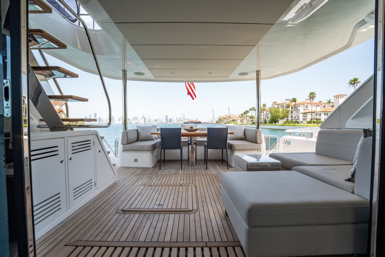 2025 Sunseeker 76 Yacht photo 18