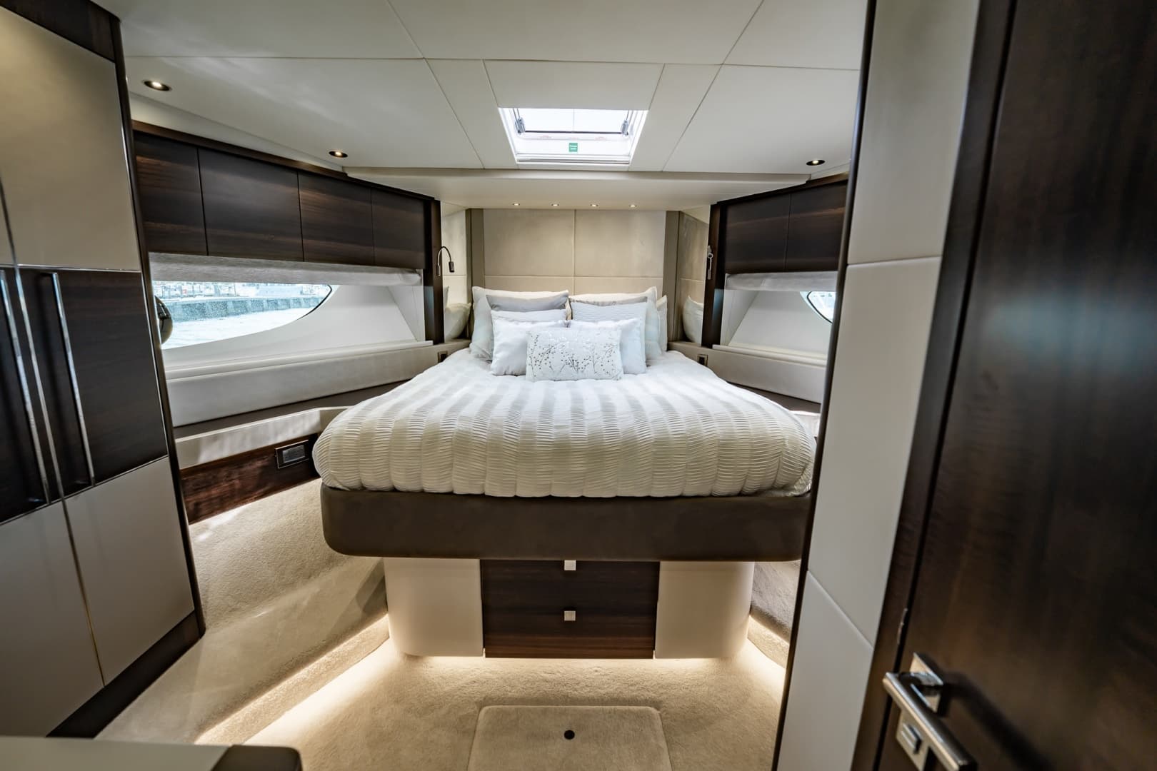 2025 Sunseeker 76 Yacht photo 98