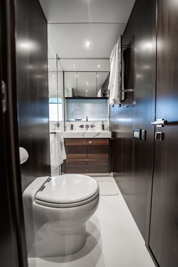 2025 Sunseeker 76 Yacht photo 91