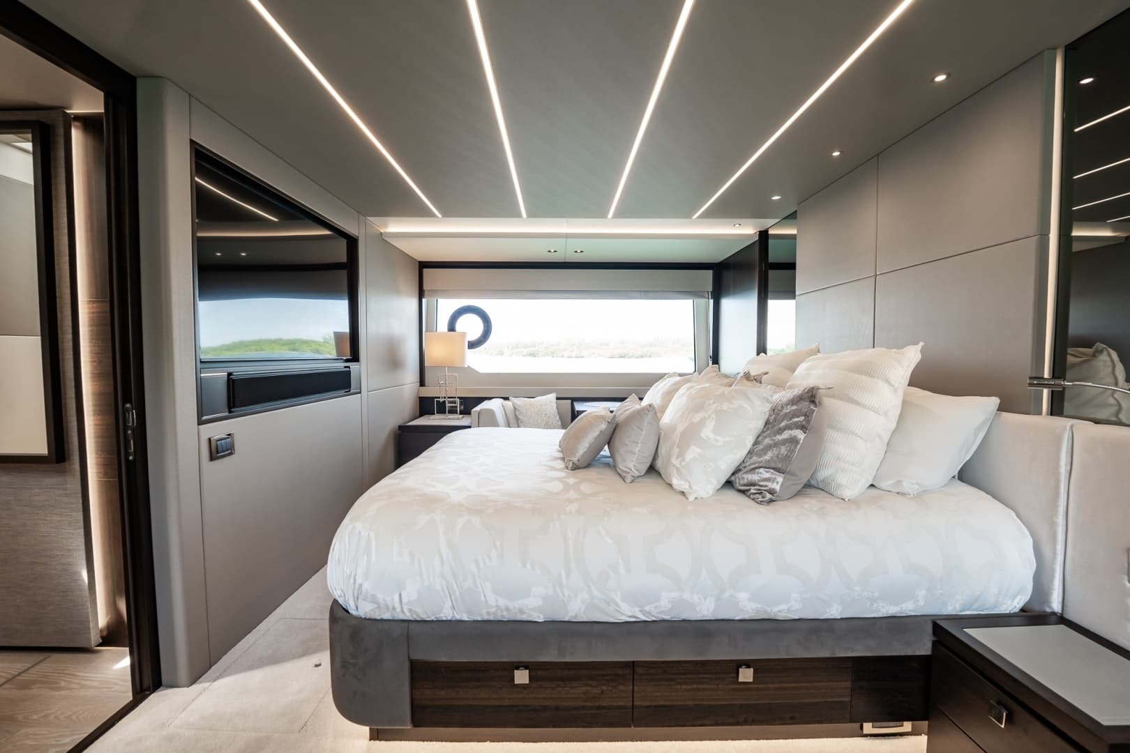 2025 Sunseeker 76 Yacht photo 69