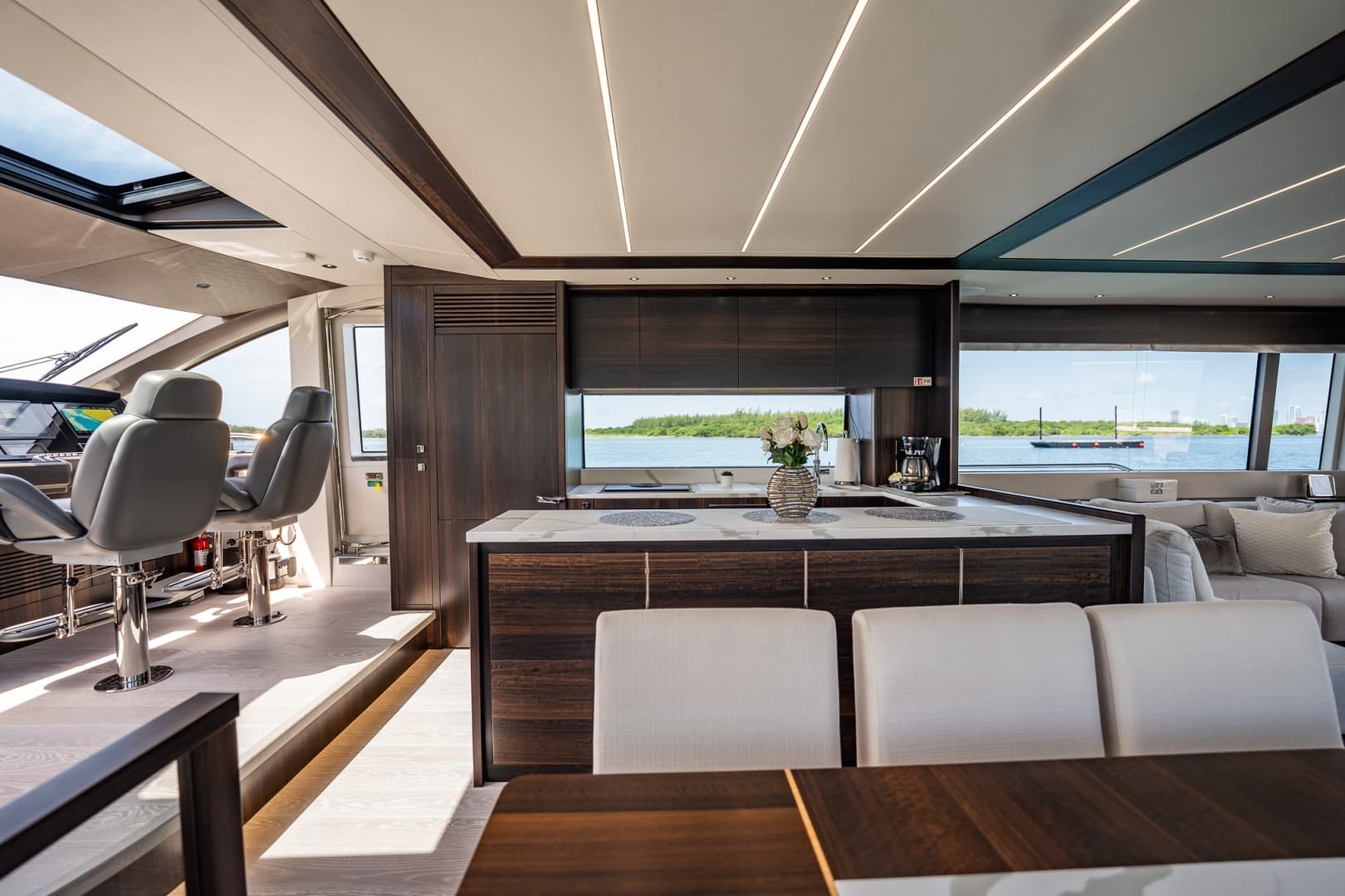 2025 Sunseeker 76 Yacht photo 51