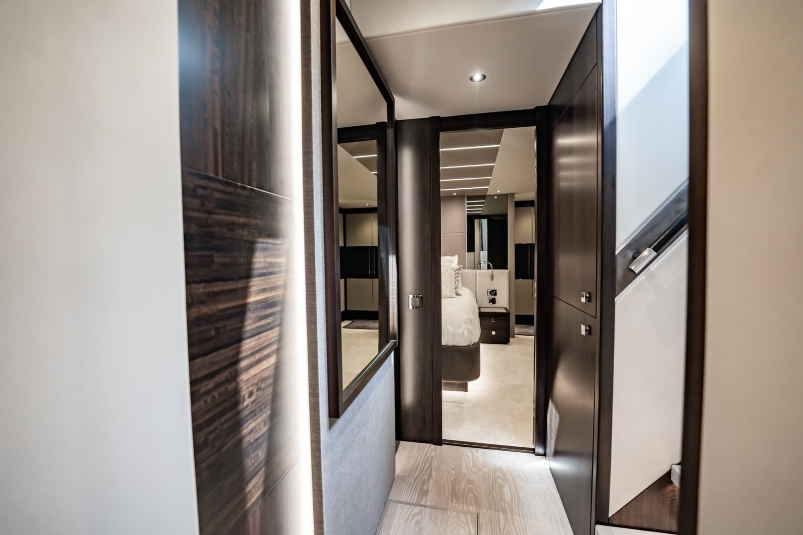 2025 Sunseeker 76 Yacht photo 63