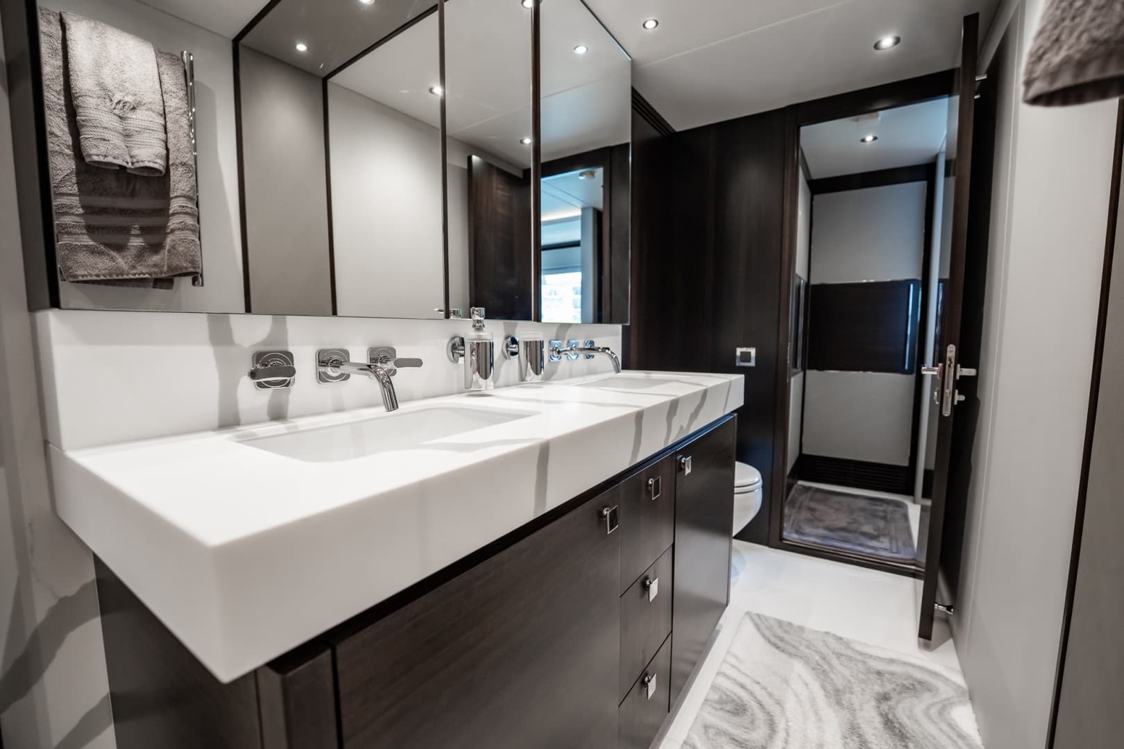 2025 Sunseeker 76 Yacht photo 71