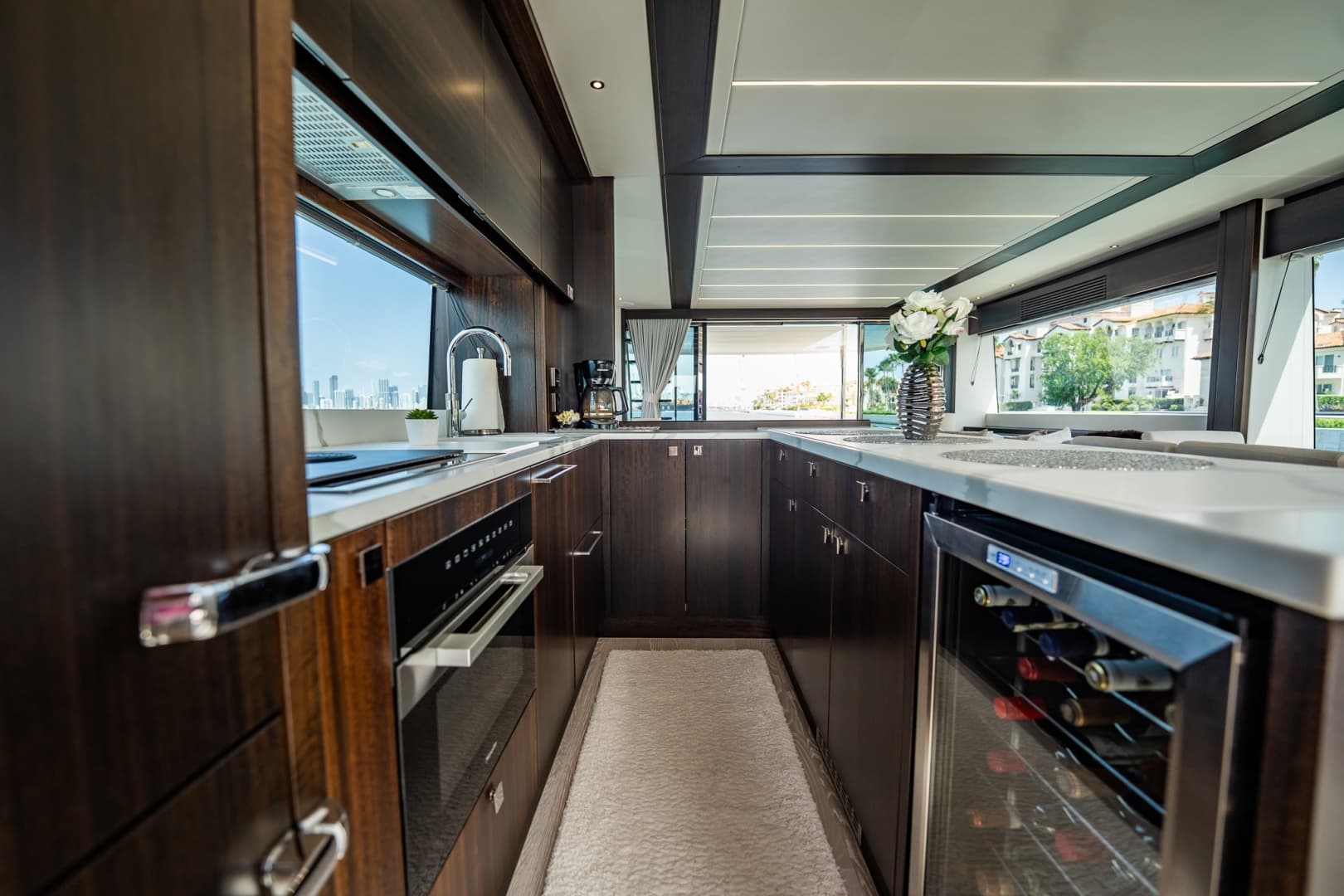 2025 Sunseeker 76 Yacht photo 53