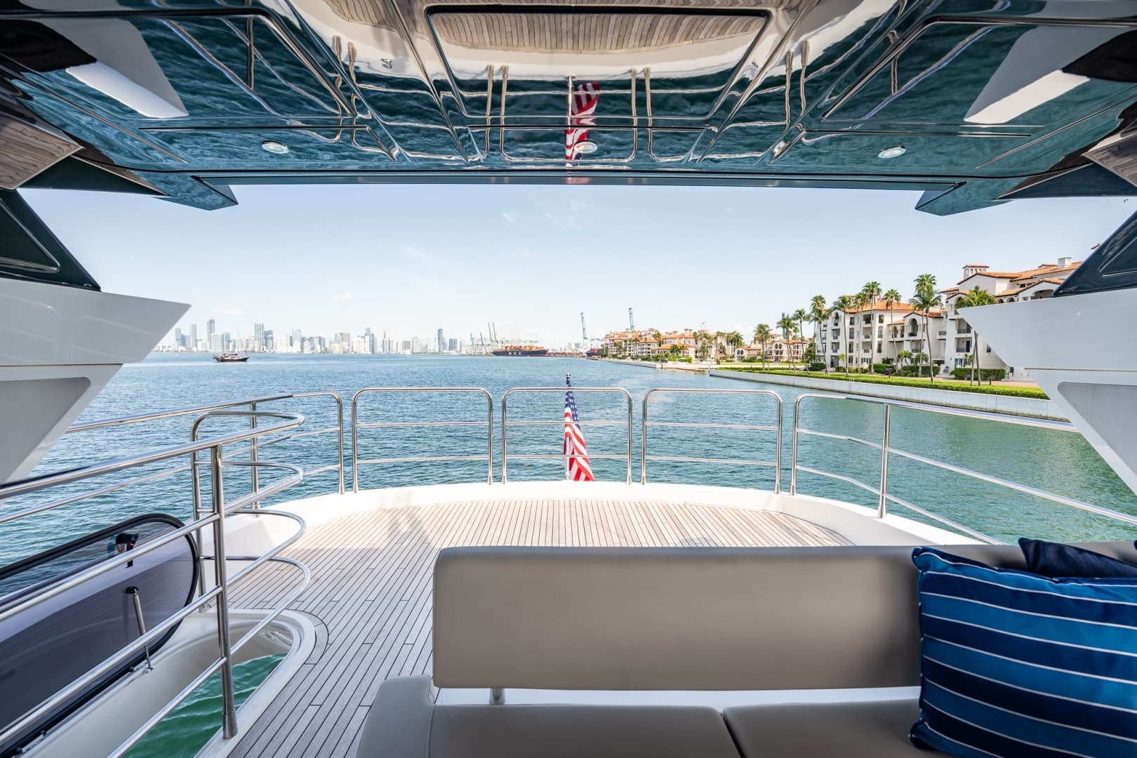 2025 Sunseeker 76 Yacht photo 42