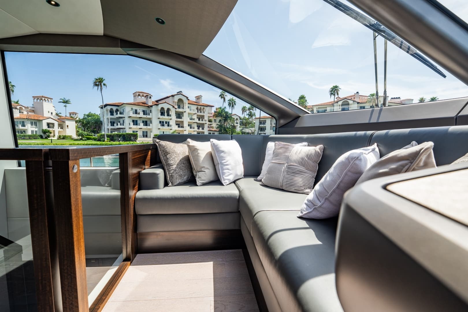 2025 Sunseeker 76 Yacht photo 54