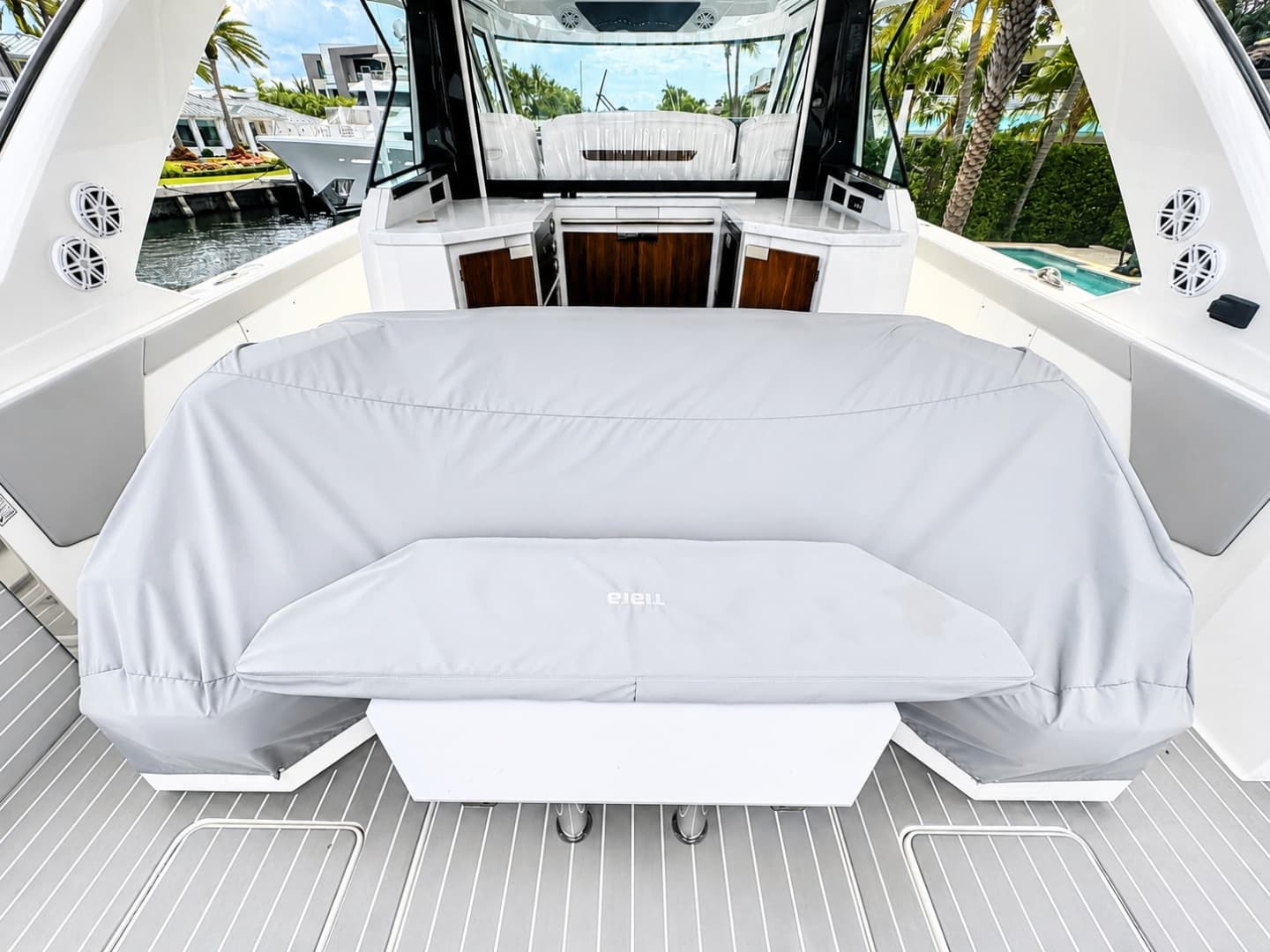 2024 Tiara Yachts 48 LS photo 11