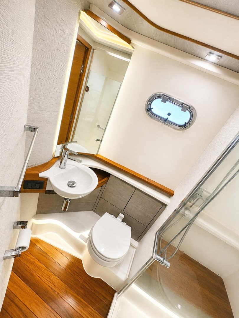2024 Tiara Yachts 48 LS photo 19