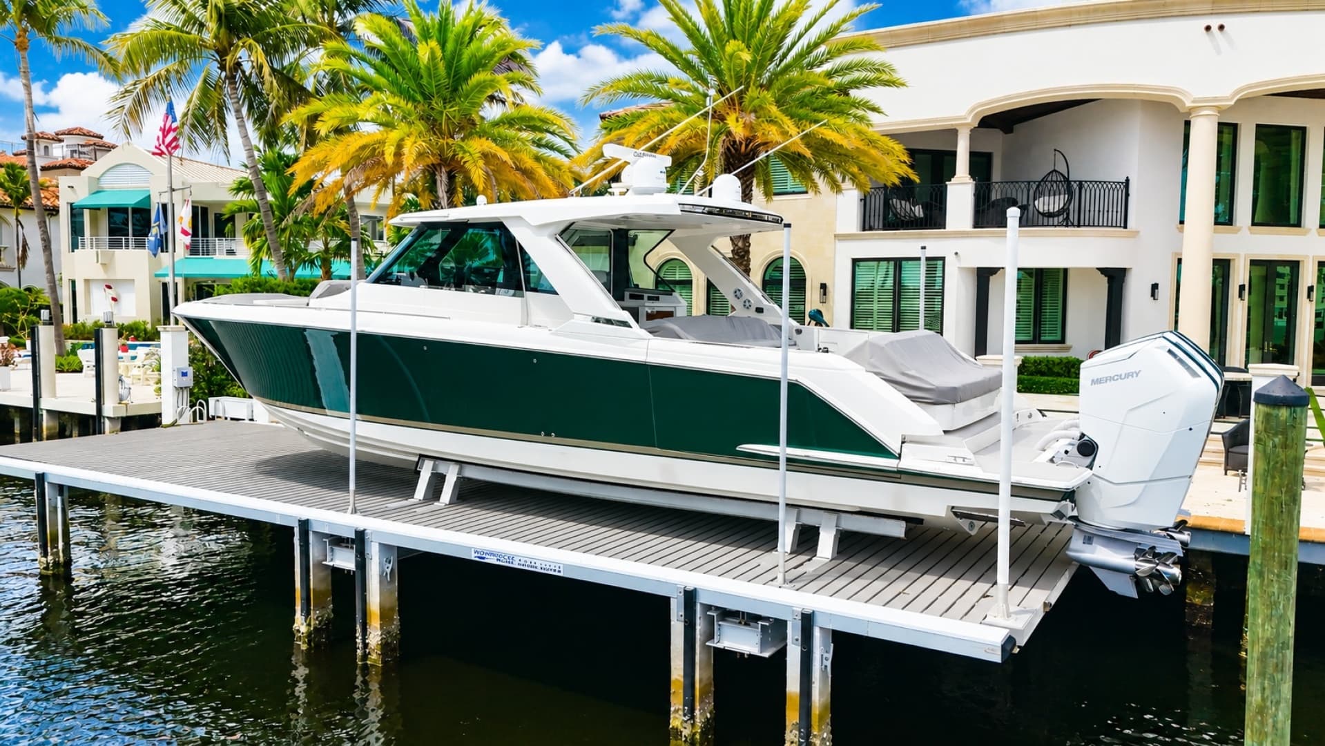 2024 Tiara Yachts 48 LS photo 29